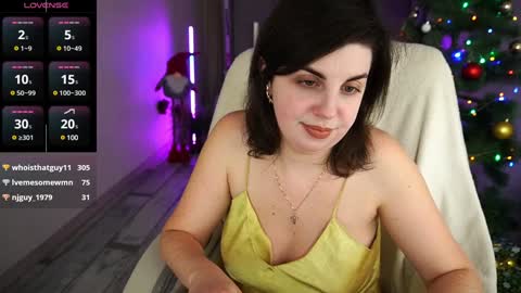 Snapshot of mirandawarm chatting on 01.01.25 Miranda online show from 01.01.25