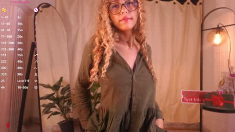 MIRANDA HERNANDEZ online show from 12.22.24