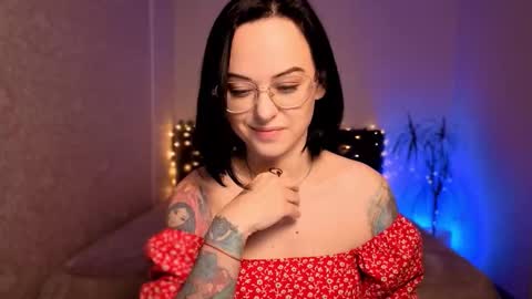 MiraSkyy online show from 12.20.25