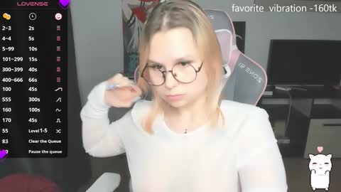 Kira online show from 09.14.25