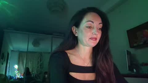 Snapshot of mirelisse chatting on 04.29.26 Christina online show from 04.29.26