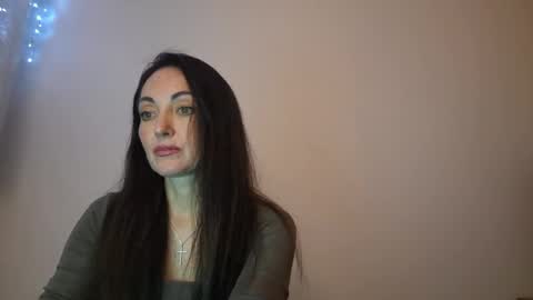 Snapshot of mirelisse chatting on 05.08.26 Christina online show from 05.08.26