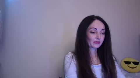 Snapshot of mirelisse chatting on 05.30.26 Christina online show from 05.30.26