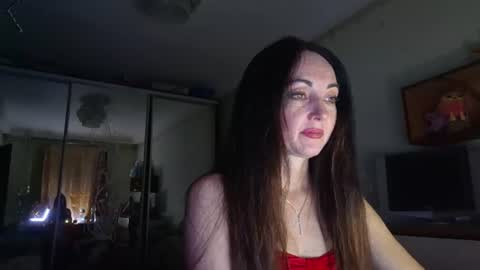 Snapshot of mirelisse chatting on 06.15.26 Christina online show from 06.15.26