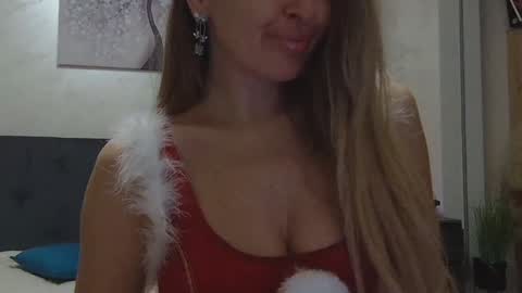 miriam04 online show from 12.24.24