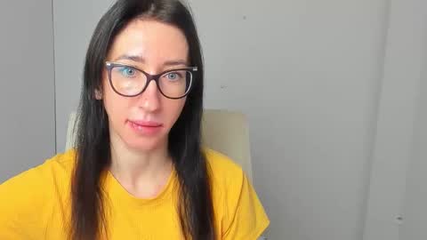 Snapshot of miriam_candyy chatting on 11.23.25 Mariam online show from 11.23.25