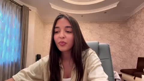 Snapshot of mirnabranca chatting on 08.01.26 Mila online show from 08.01.26
