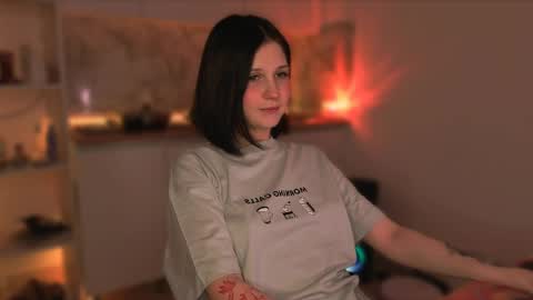 Snapshot of mirrameow chatting on 05.20.26 Mira online show from 05.20.26