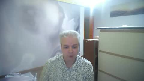 Snapshot of mirwais chatting on 03.08.26 Mirwais online show from 03.08.26