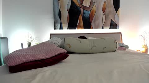 Snapshot of mis_eva chatting on 02.04.26 Eva online show from 02.04.26