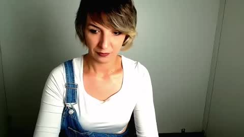 Snapshot of mishelle_blondie chatting on 06.19.26 Mishelle online show from 06.19.26