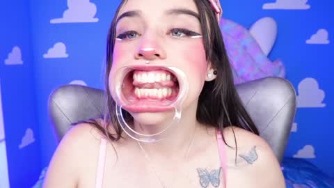 Snapshot of miss___sara chatting on 02.07.25 Sara online show from 02.07.25