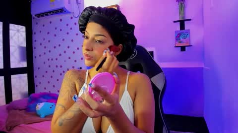 Snapshot of miss_akemi chatting on 09.17.25 Akemi 3 online show from 09.17.25