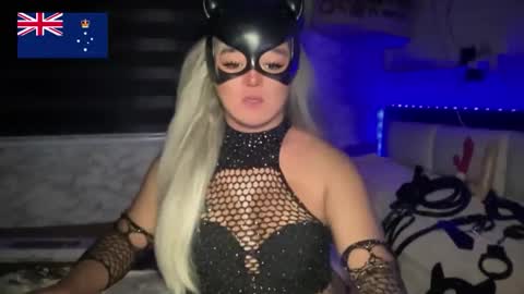 Call me  Miss Antonette  online show from 05.21.26
