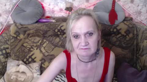 Snapshot of miss_bekker chatting on 12.29.24 ask me online show from 12.29.24