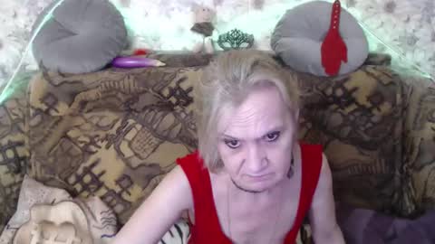 Snapshot of miss_bekker chatting on 12.30.24 ask me online show from 12.30.24
