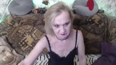 Snapshot of miss_bekker chatting on 01.10.25 ask me online show from 01.10.25