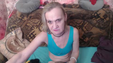 Snapshot of miss_bekker chatting on 02.25.25 ask me online show from 02.25.25