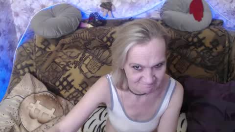 Snapshot of miss_bekker chatting on 03.06.25 ask me online show from 03.06.25