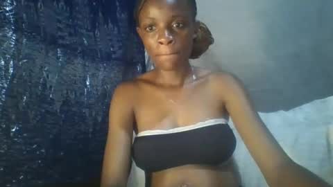 Snapshot of miss_belllo chatting on 02.17.25 miss_belllo online show from 02.17.25