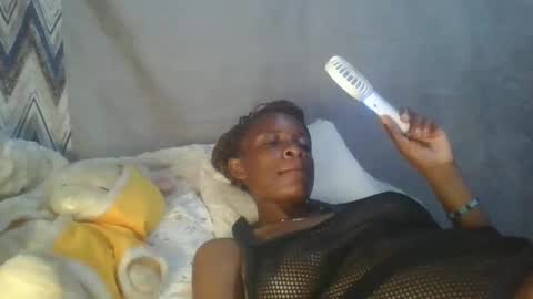 Snapshot of miss_belllo chatting on 03.08.25 miss_belllo online show from 03.08.25