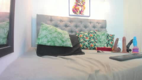 miss_big_ass21 online show from 03.12.25