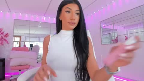 Snapshot of miss_diamond__ chatting on 04.27.26 miss_diamond__ online show from 04.27.26