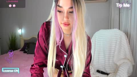 Snapshot of miss_elias chatting on 01.29.25 Elia online show from 01.29.25