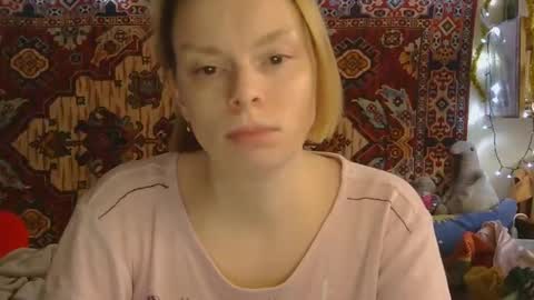 Snapshot of miss_elistia_ chatting on 12.19.25 Elis online show from 12.19.25