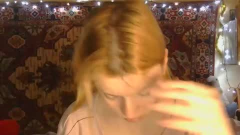 Snapshot of miss_elistia_ chatting on 12.22.25 Elis online show from 12.22.25