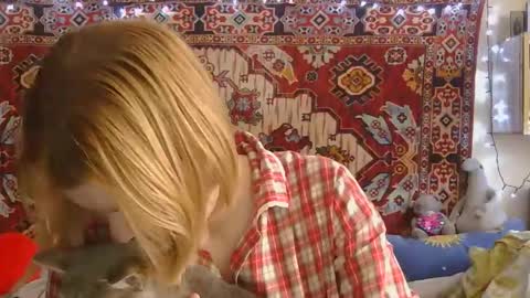 Snapshot of miss_elistia_ chatting on 02.19.26 Elis online show from 02.19.26