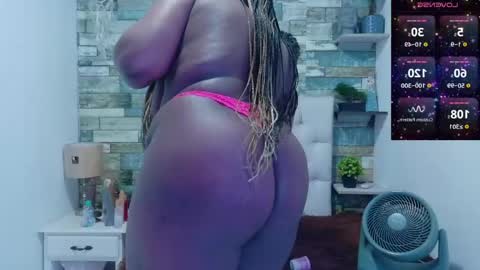 miss_evans_ online show from 05.18.26