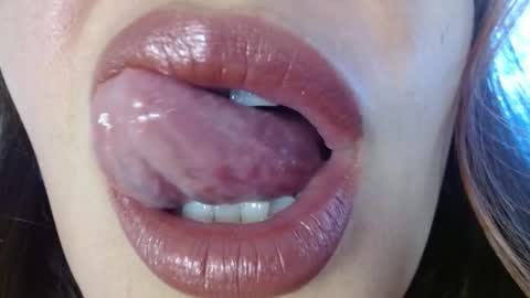 Miss Evoleth online show from 10.10.25