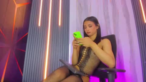 Snapshot of miss_isa19 chatting on 06.26.26 miss_isa19 online show from 06.26.26