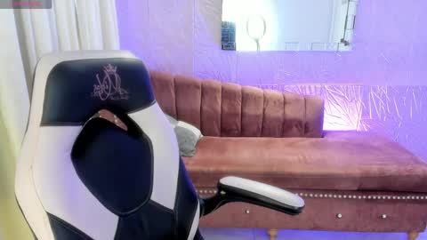Snapshot of miss_isabella_m chatting on 04.30.26 Isabella online show from 04.30.26