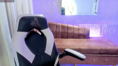 Snapshot of miss_isabella_m chatting on 04.30.26 Isabella online show from 04.30.26