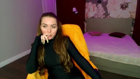 miss_kiten online show from 05.06.26