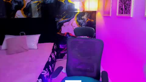 Snapshot of miss_kloee chatting on 06.22.26 Kloe online show from 06.22.26