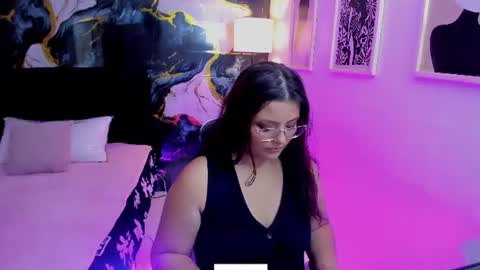 Snapshot of miss_kloee chatting on 06.24.26 Kloe online show from 06.24.26