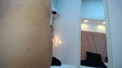 Snapshot of miss_m1a chatting on 11.21.25 mia online show from 11.21.25