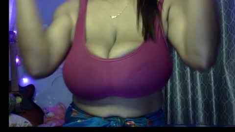 Snapshot of miss_mahi69 chatting on 04.28.26 Mahi online show from 04.28.26