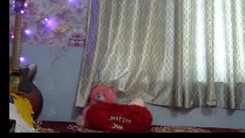 Snapshot of miss_mahi69 chatting on 05.19.26 Mahi online show from 05.19.26