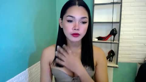 Snapshot of miss_precious_xx chatting on 04.11.26 Precious online show from 04.11.26