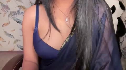 Snapshot of miss_queen99 chatting on 12.19.25 miss_queen99 online show from 12.19.25