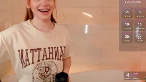 Snapshot of miss_redfox chatting on 09.27.25 Margo online show from 09.27.25