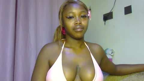 Snapshot of miss_sexyyy chatting on 11.26.25 miss_sexyyy online show from 11.26.25