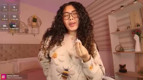 Amy Olivera online show from 10.29.25