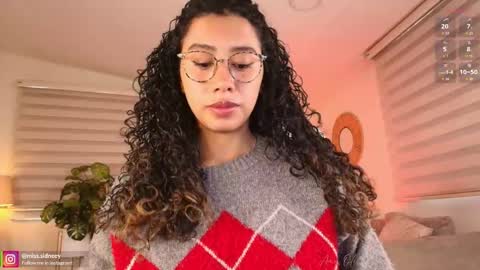 Snapshot of miss_sidney chatting on 04.14.26 Amy Olivera online show from 04.14.26