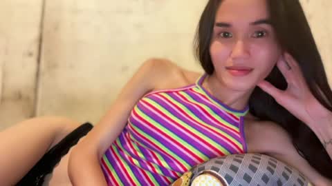 Snapshot of miss_sunshinex chatting on 07.25.26 Shine online show from 07.25.26