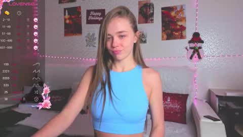 Snapshot of miss_sweetbb chatting on 03.16.26 Bella online show from 03.16.26